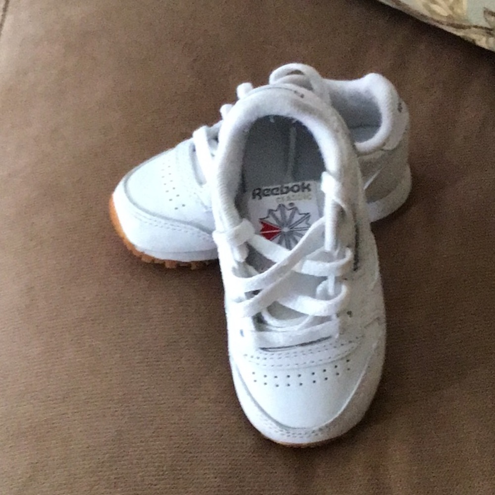 White Reebok Classic Baby Sneaker - Picture 2 of 4